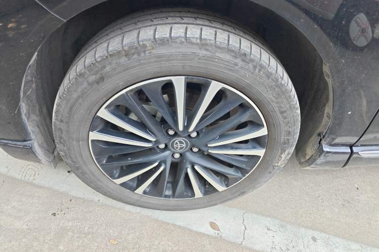 Used Toyota Venza 2023 2.0L CVT Two-Wheel Drive Prestige Version
