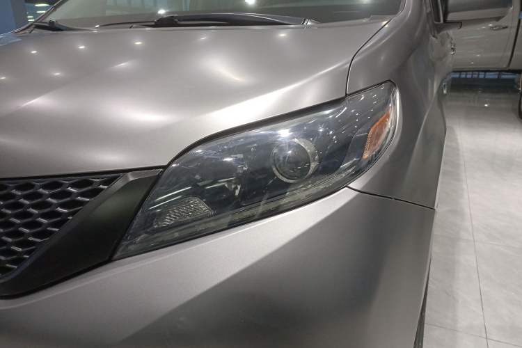 Used Toyota Sienna (Parallel Import) 2015 3.5L Automatic 7-Seater Parallel Import