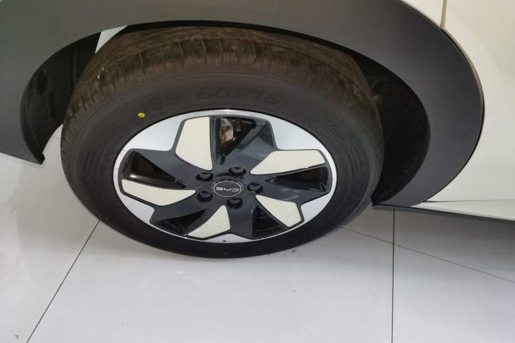 Used BYD Dolphin 2025 420km Free Edition Right Rear Wheel Hub