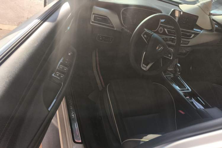 Used CHANGAN Raeton CC 2018 1.5T Automatic Zhiya Model China V Standard
