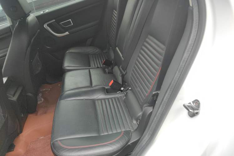 Used Land Rover Discovery Sport 2019 240 PS SE Dynamic Version China VI Standard