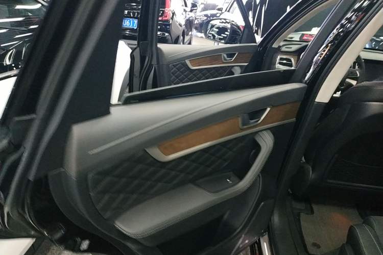 Used Hongqi HS7 2022 3.0T Automatic All-Wheel Drive Smart Connect Flagship Edition 7 Seats
