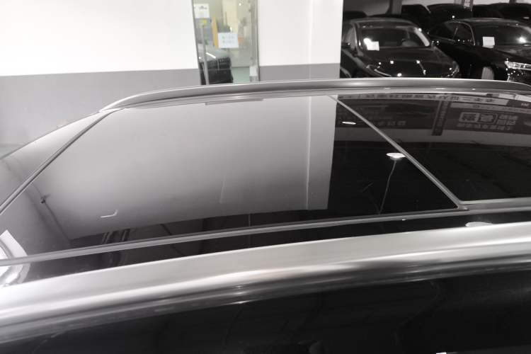 Used Hongqi HS5 2022 Facelifted Version 2.0T Smart Connect Flagship All-Wheel-Drive Edition Roof