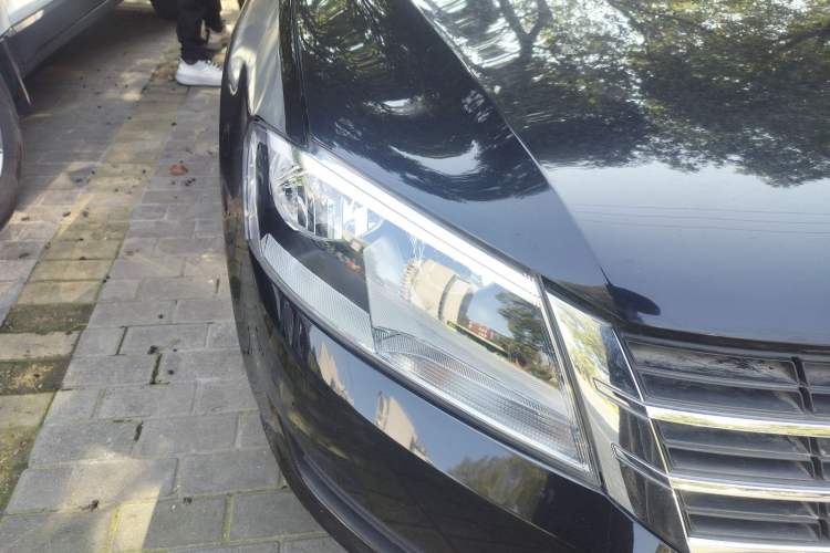 Used Volkswagen Lavida 2013 Revised Classic 1.6L Automatic Fashion Edition Right Front Headlight