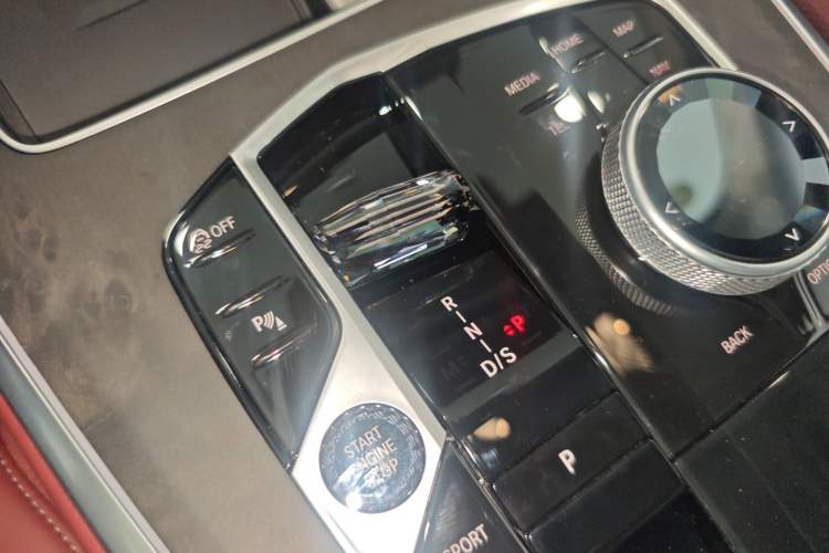 Used BMW X5 2025 Model, xDrive 30Li Prestige M Sport Night Package Gear Lever