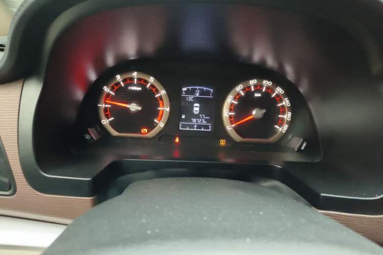 Used FORTHING Lingzhi 2020 M5L 1.6L Base Model 7 Seats
