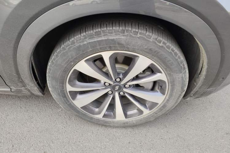 Used Li Auto ONE 2020 Extended-Range 6-Seater Version Right Front Wheel Hub