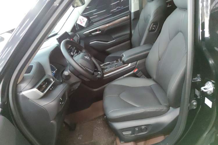 Used Toyota Highlander 2024 2.5L Smart Electric Hybrid Dual-Engine Four-Wheel Drive Prestige Version – 7 Seats