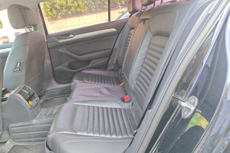 Used Volkswagen Magotan 2017 280TSI DSG Leading Edition Left Rear Seat