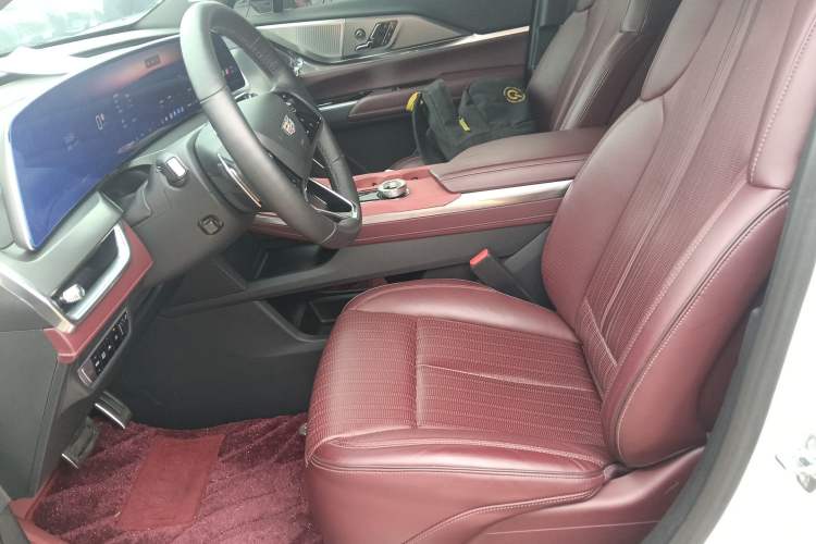 Used Cadillac XT5 2025 2.0T Platinum Edition