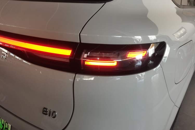 Used Leapmotor B10 2025 510 Joyful Edition Right Rear Taillight