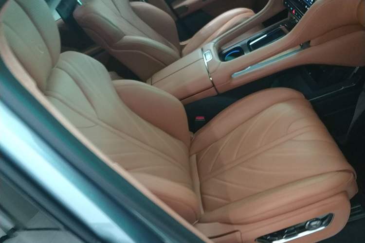 Used Yangwang U8 2023 Luxury Edition
