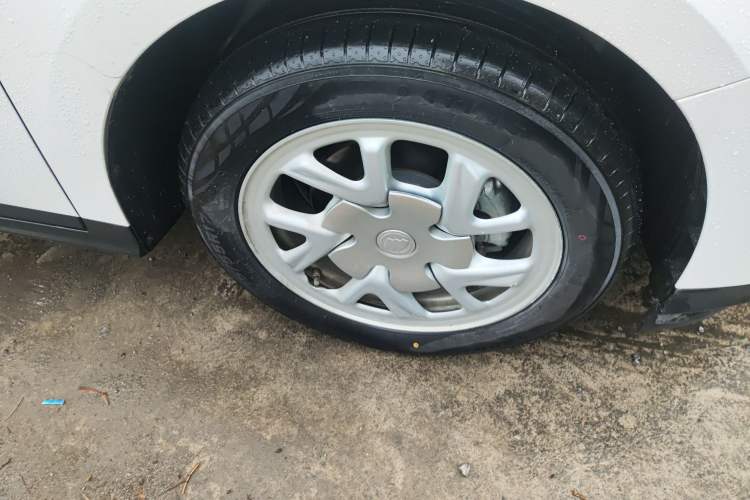 Used Buick Velite 6 2024 450km Range Commuter Version Right Front Wheel Hub