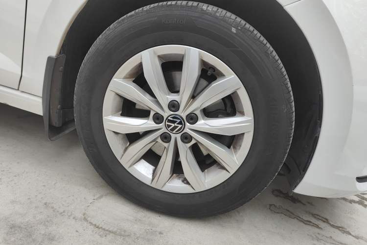 Used Volkswagen Polo 2021 Plus 1.5L Automatic Colorful Tech Edition Right Front Wheel Hub