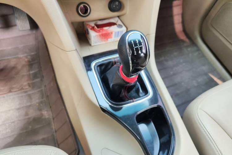 Used Baojun 730 2016 1.5L Manual Comfort Version 7 Seats China V Emission Standard
