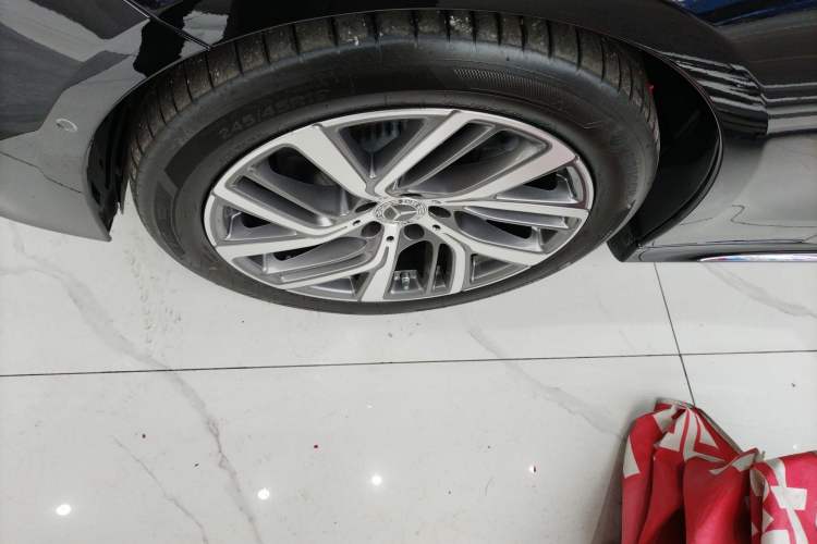 Used Mercedes-Benz E-Class 2024 Refresh E 300 L Stylish Edition
