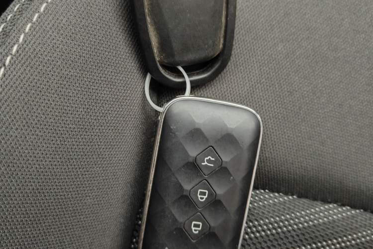 Used Wuling Alvez 2022 1.5L Manual Free-Style Model
