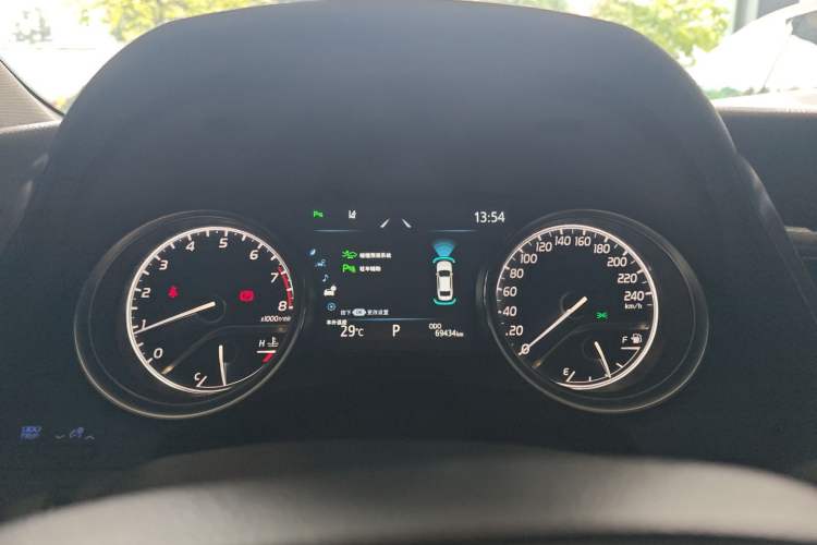 Used Toyota Camry 2023 2.0G Luxury Edition
