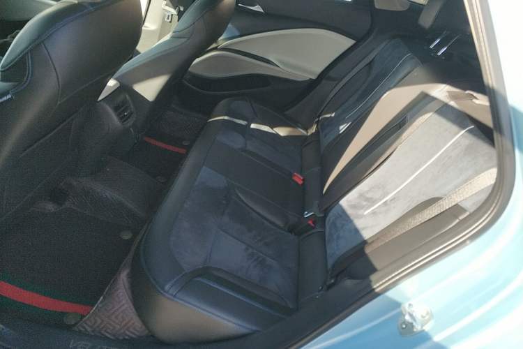 Used Buick Velite 6 2020 Plug-in Hybrid Connected Fashion Model
