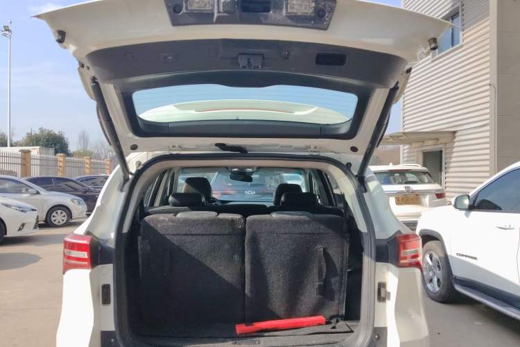 Used JETOUR X70 2018 1.5T Automatic Smart Drive Edition Trunk