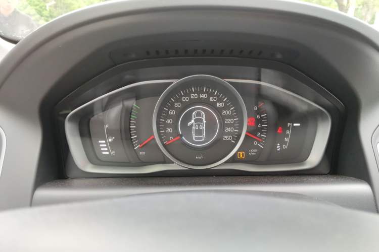 Used Volvo XC60 2017 T5 Smart Upgrade Edition Instrument Cluster