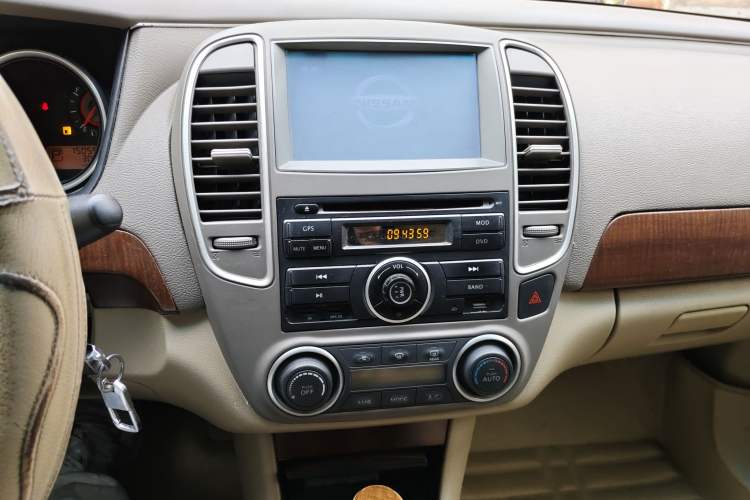 Used Nissan Sylphy 2009 1.6XE Automatic Comfort Edition Audio And AC Panel