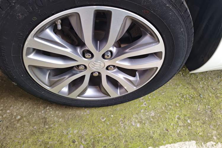 Used Buick GT 2019 18T Automatic Connected Elite Model China VI Standard Right Rear Wheel Hub