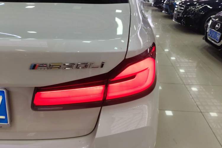 Used BMW 5 Series 2022 Second Facelift 525Li M Sport Package Right Rear Taillight