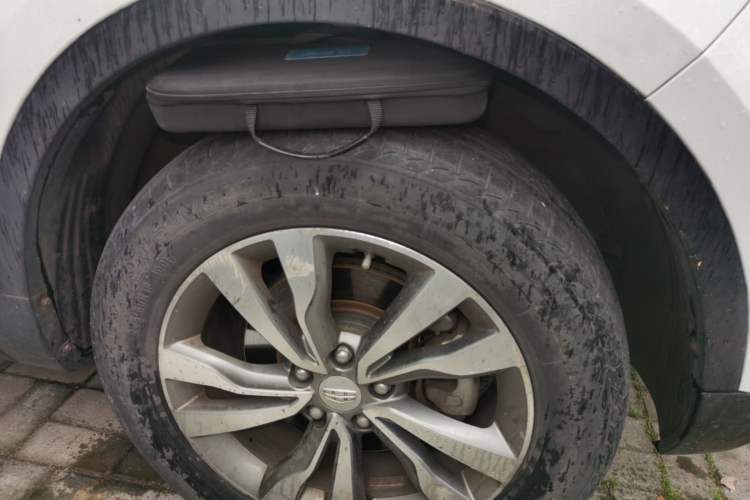 Used Geely Auto Emgrand X7 Sport 2016 2.0L Manual ZhiShang Version Right Front Wheel Hub