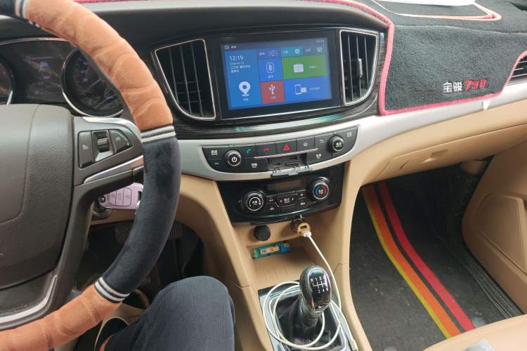 Used Baojun 730 2016 1.5T Manual Luxury Edition 7 Seats
