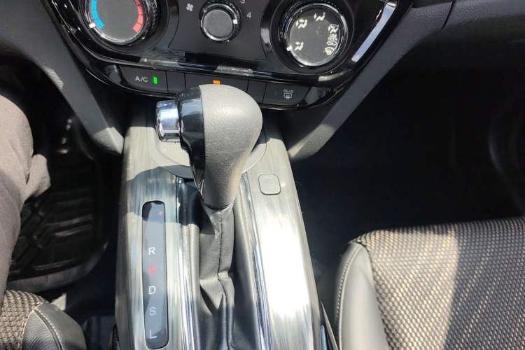 Used Honda XR-V 2017 1.5L LXi CVT Classic Edition Gear Lever