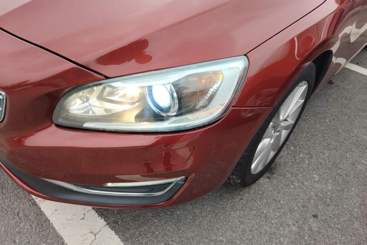 Used Volvo V60 2014 T5 Zhiyi Edition
