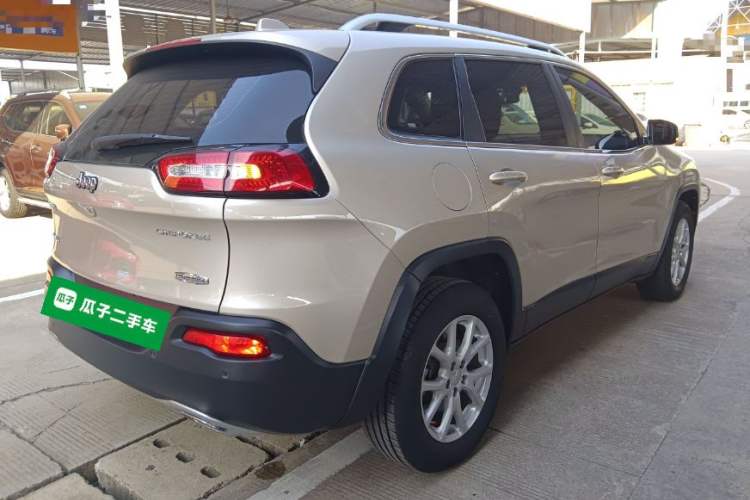 Used Jeep Cherokee 2016 2.4L Professional Smart Version