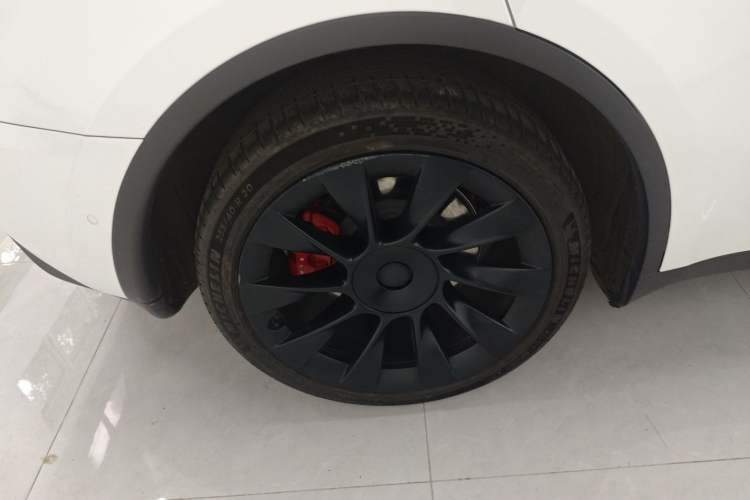 Used Tesla Model Y 2023 Long-Range All-Wheel-Drive Version
