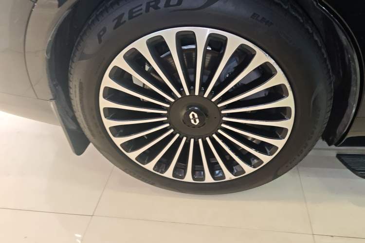 Used Hima AITO M9 2024 Range-Extended Ultra Version 42 kWh 6-Seater Model Right Rear Wheel Hub