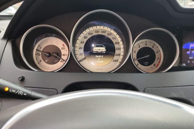 Used Mercedes-Benz C-Class 2011 C 200 Fashion Travel Edition