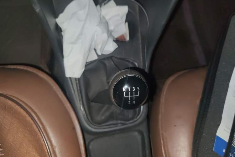 Used Volkswagen Polo 2016 1.4L Manual Fashion Model