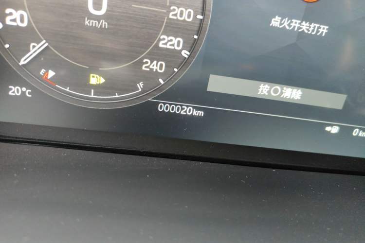 Used Land Rover Defender 2025 130 3.0T P400 Seven-Seat Luxury Edition Odometer Close Up