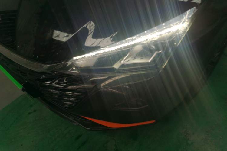 Used Dongfeng Aeolus Yixuan 2023 Mach Edition 1.5L Automatic Chasing Shadow Version Left Front Headlight