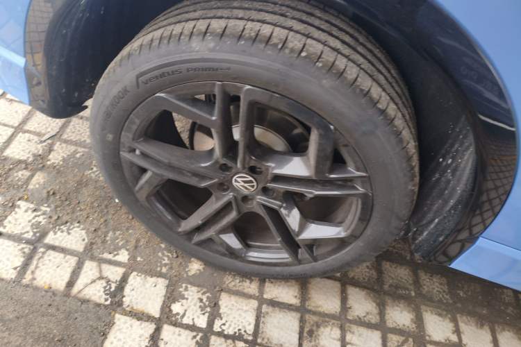 Used Volkswagen Tiguan L 2026 Model, PRO 380TSI Four-Wheel Drive R-Line Smart Luxury Edition Right Rear Wheel Hub