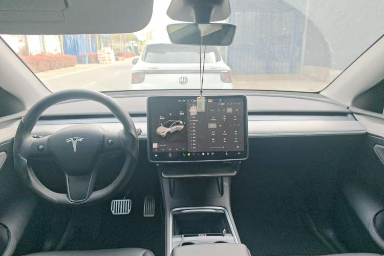 Used Tesla Model Y 2024 Long-Range All-Wheel-Drive Version