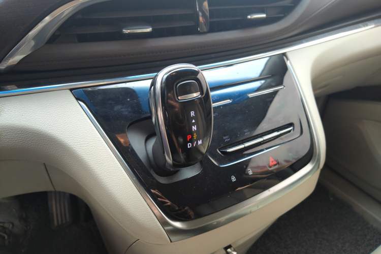 Used Buick GL8 2020 Land Cruiser Executive Class 652T Comfort Model
