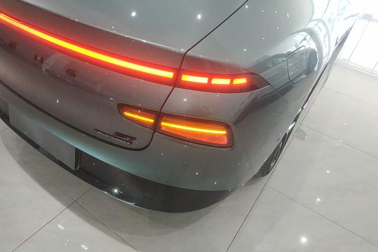 Used XPeng P7 2023 P7i 610 Max Performance Edition
