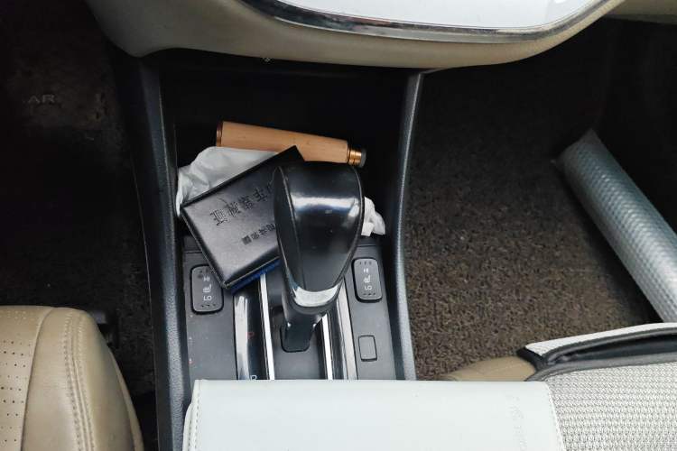 Used Honda Jade 2013 1.8L CVT Luxury Edition 5 seats