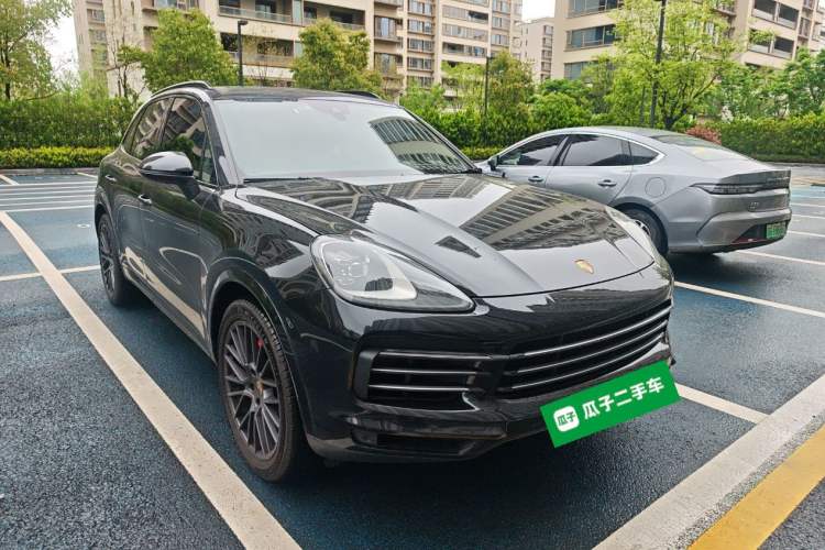 Used Porsche Cayenne 2019 Cayenne 3.0T Front Right 45 Deg