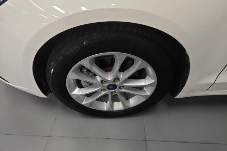 Used Ford Mondeo 2020 EcoBoost 180 Stylish Model Left Front Wheel Hub