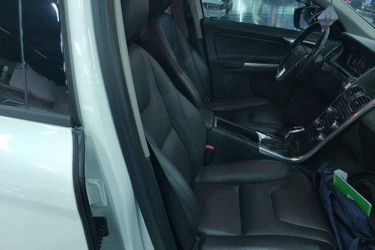 Used Volvo XC60 2014 T5 Zhiyi Edition
