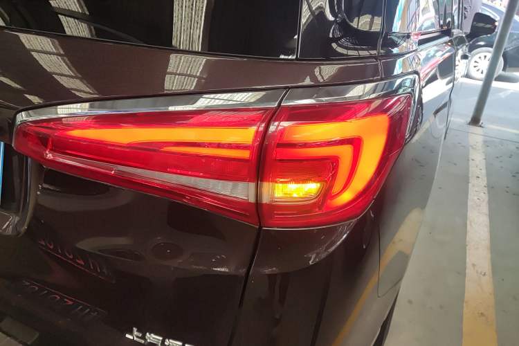 Used Buick GL8 2018 28T Prestige Version China VI Standard Right Rear Taillight