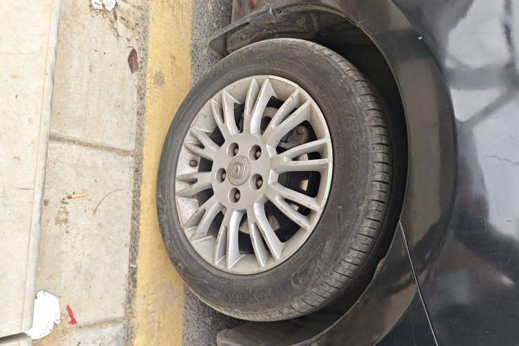 Used CHANGAN Eado 2013 1.6L Automatic Luxury Model China V Standard Right Front Wheel Hub