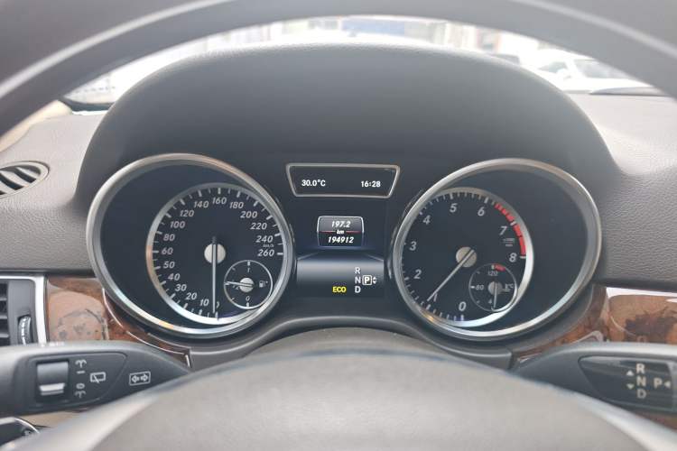 Used Mercedes-Benz M-Class 2015 ML 400 4MATIC Luxury Model Instrument Cluster